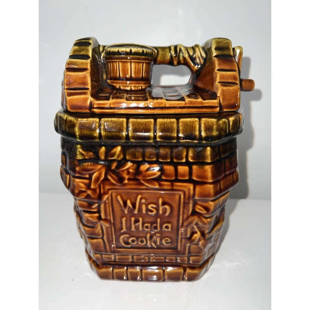 McCoy Pottery Wishing Well Cookie Jar "Wish I had A Cookie"(7/b0)
